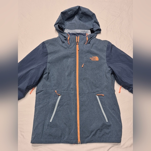 The North Face Performance Jacket - Picture 3 of 16